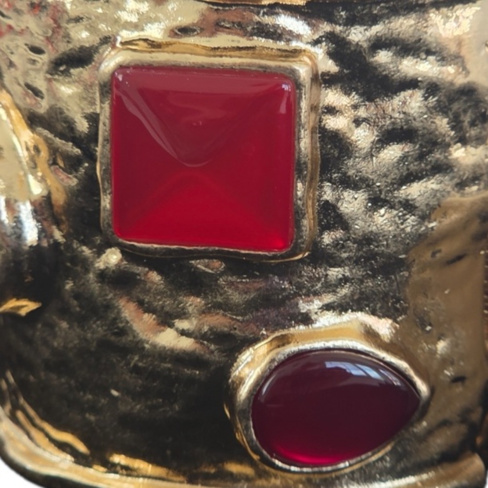 NWT ⚜️♥️⚜️ Piper K Gold and Red Statement Cuff Bracelet - Picture 7 of 8